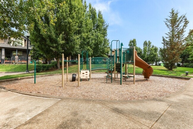 Building Photo - Available NOW Hillsboro End Unit Townhome Minutes to Intel Jones Farm, Costco, Parks 1 Small Pet OK