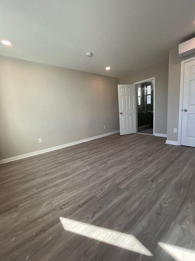 Building Photo - Ventnor Beach Lofts