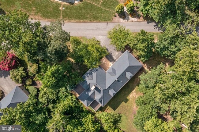 Building Photo - 370 S River Landing Rd