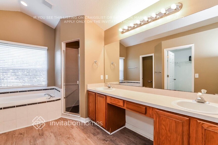 Building Photo - 11524 Grand Hills Blvd