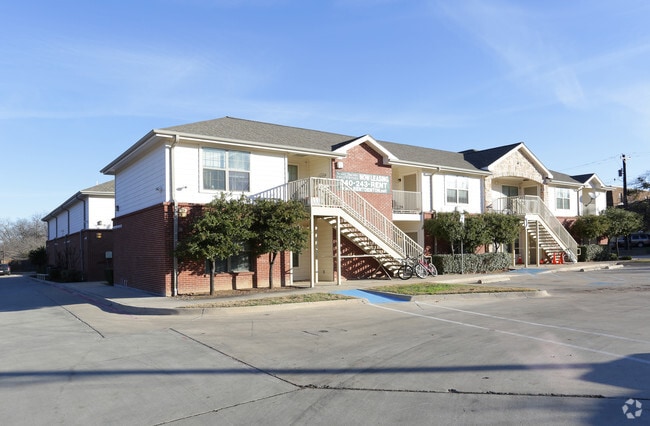 Primary Photo - Centennial Apartments