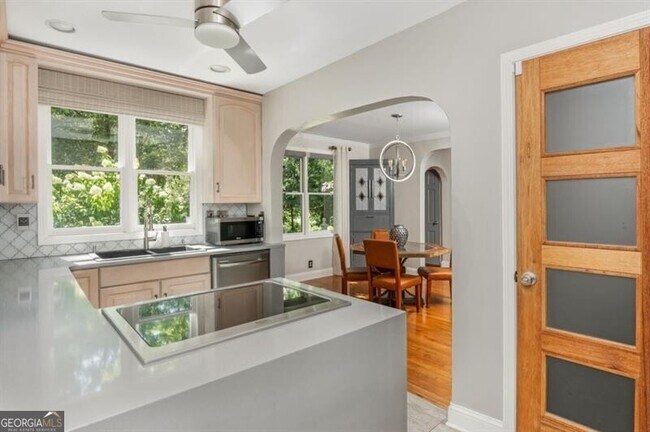 Building Photo - 168 Garland Ave