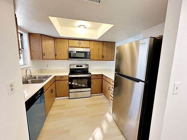 Building Photo - REMODELED 2 BEDROOM CONDO