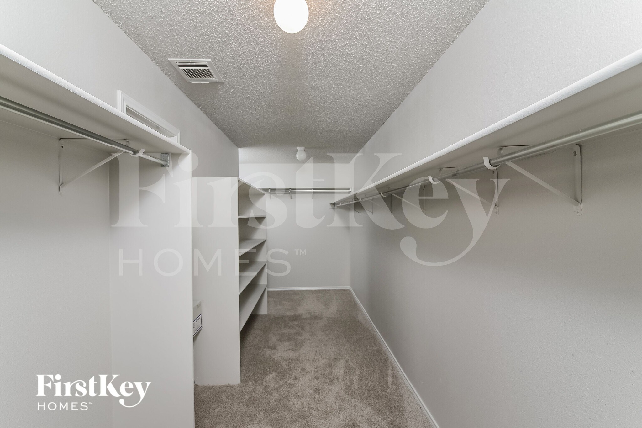 Building Photo - 2652 Westover View