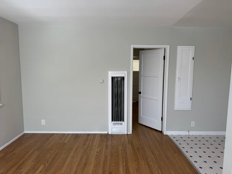 Living room - 1139 Amoroso Pl