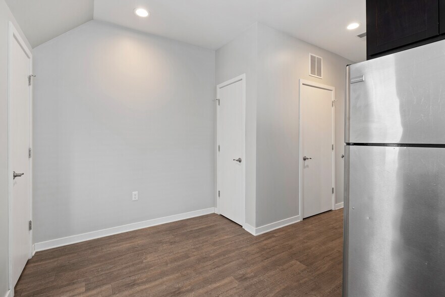 Building Photo - 600 Douglas St NW