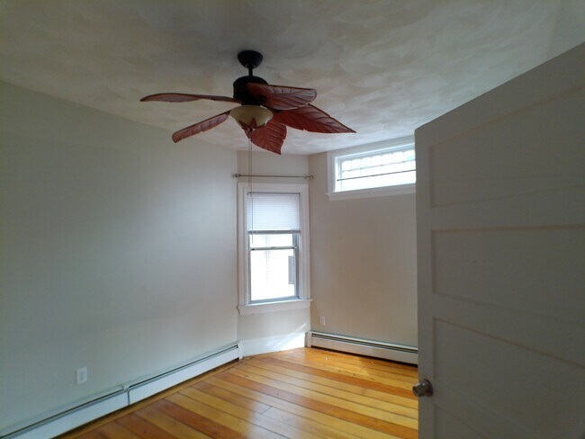 Building Photo - 1303 Smith St