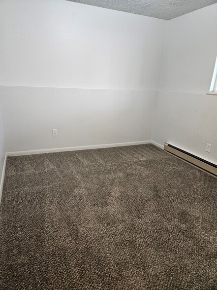 Building Photo - 15822 E Heroy Ave