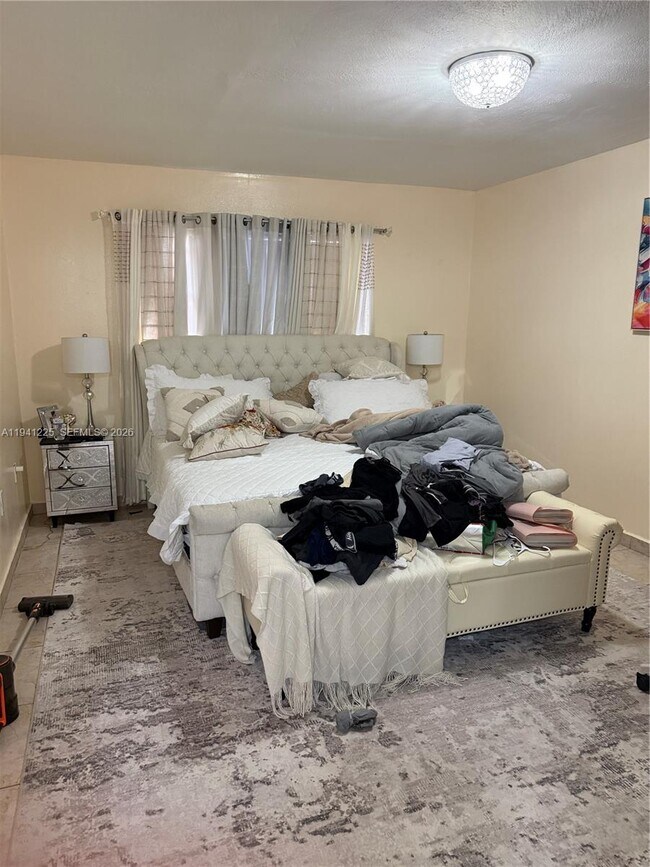 Building Photo - 1950 W 54th St