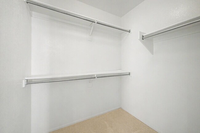 Building Photo - 7464 W Potter Dr