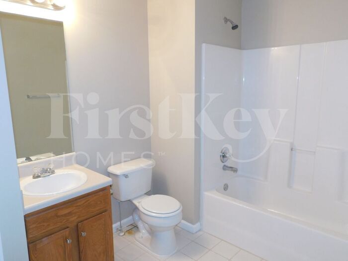 Building Photo - 3901 Doe Run Dr