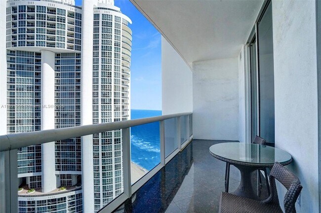 Building Photo - 18101 Collins Ave