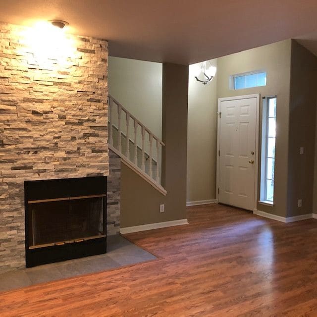 Building Photo - Updated Casa del Sol Townhome
