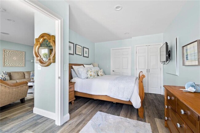 Building Photo - 26 Walcott Ave