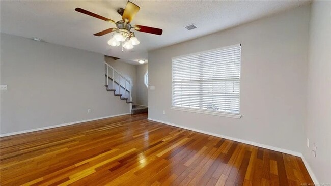Building Photo - Available 8/1 - Charming Owasso Home in Quiet Cul-De-Sac