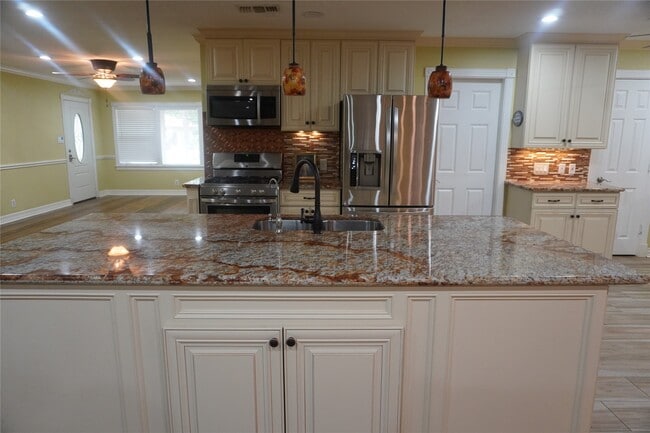 Building Photo - 7506 Dearborn St