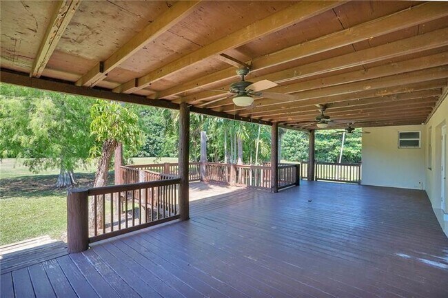 Building Photo - 5550 SW 130th Ave