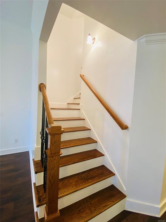 Building Photo - 6511 Ridgeview Ln