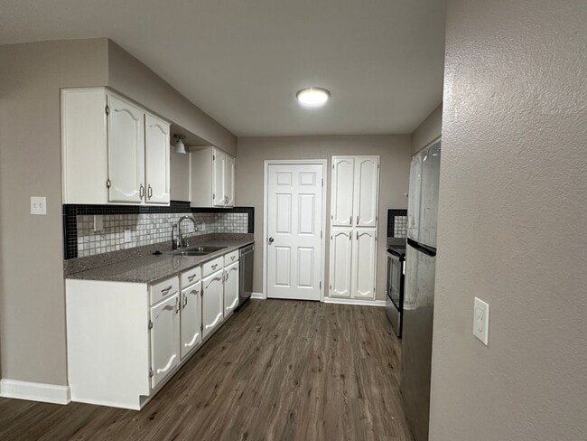 Building Photo - Calallen School District!!