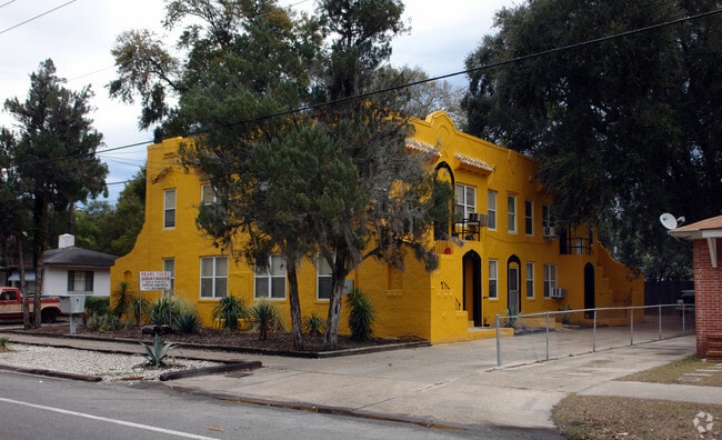 Primary Photo - Pearl Court Apartments