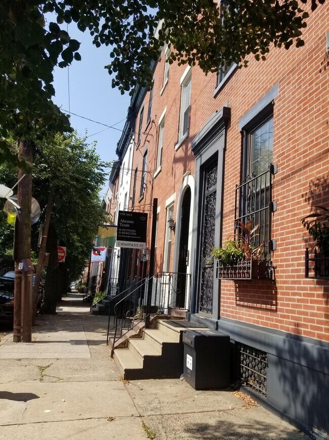 Building Photo - 960 N 5th St