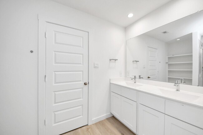 Building Photo - 1618 Westway Dr