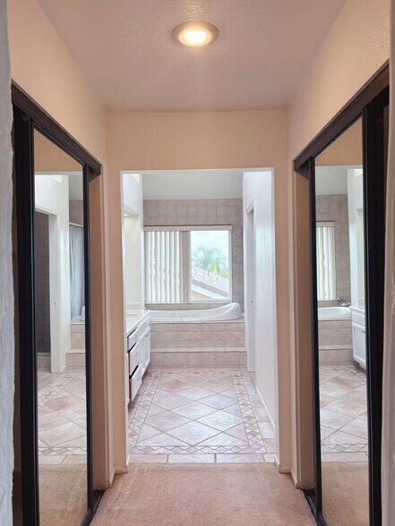 Master bathroom view #1 - 2180 Nadula Dr