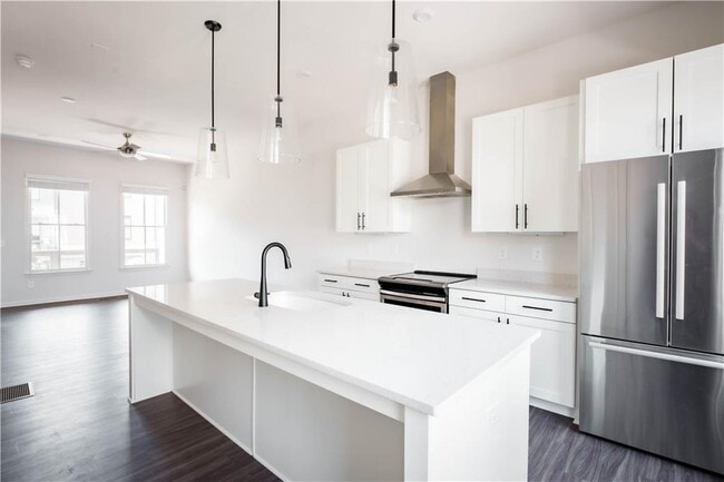 Building Photo - 709 Needletail Wy