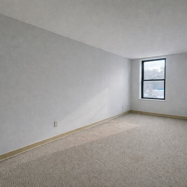 Building Photo - 482 Beacon St