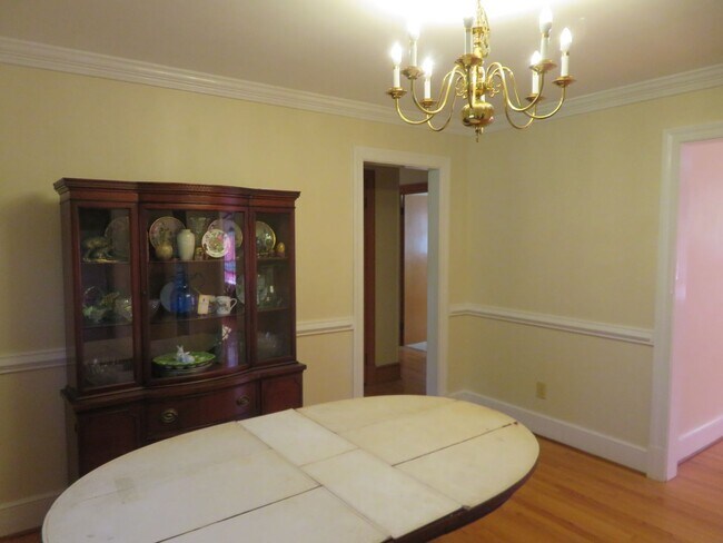 Building Photo - Meadowbrook Estates