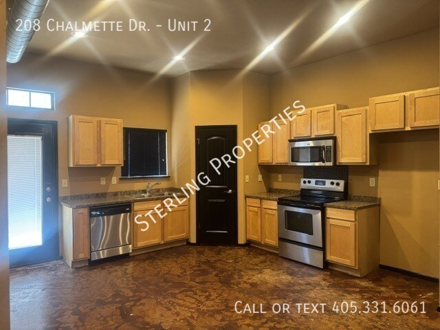 Building Photo - 208 Chalmette Dr