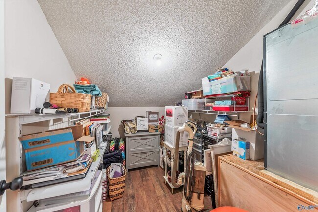 Building Photo - 10007 Meredith Ln SE