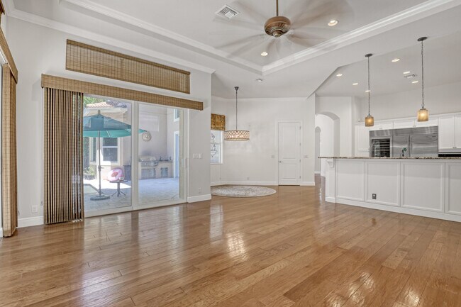 Building Photo - 6464 Bellamalfi St