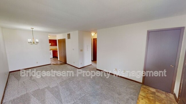 Primary Photo - 1444 Minstrel Dr