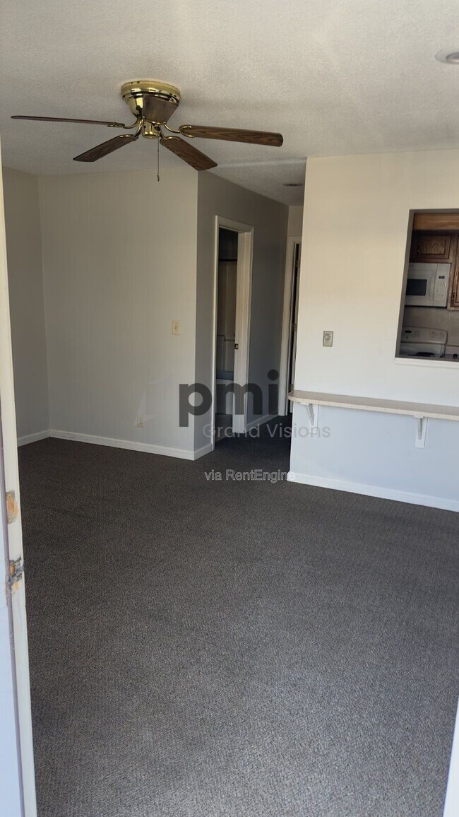 Building Photo - 1308 Arthur Ave