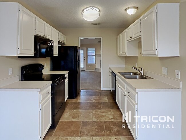 Building Photo - 7721 Pear Tree Ln
