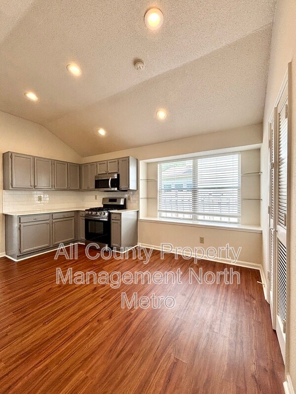 Building Photo - 310 Tanners Crossing