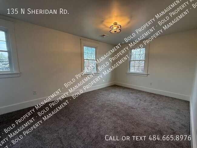 Building Photo - 135 N Sheridan Rd