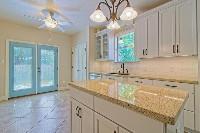 Building Photo - 301 Derby Ln