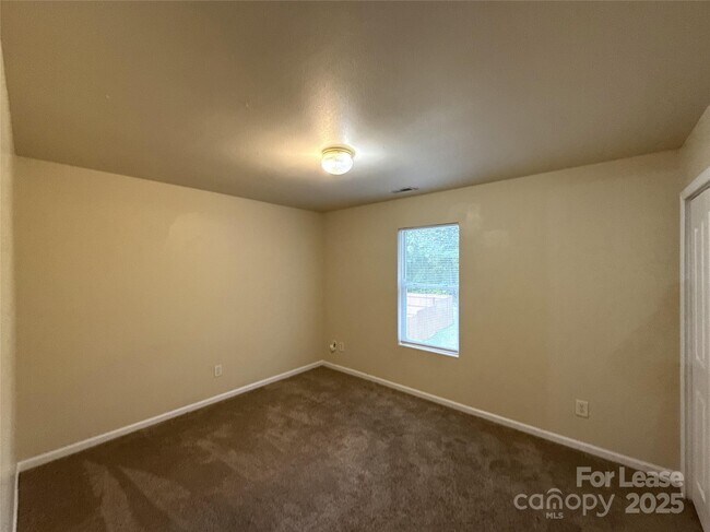 Building Photo - 6831 Sunman Rd