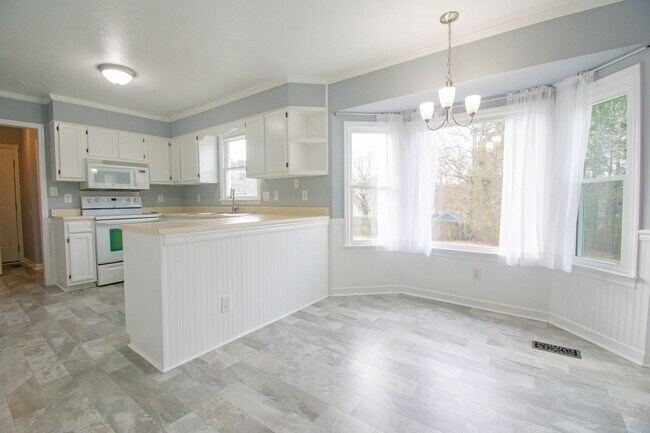 Building Photo - Available Soon! 3 Bedroom 2.5 Bathroom with Large Backyard and 2 Car Garage!