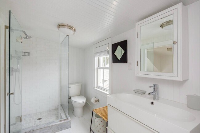 Building Photo - 21 Rawson Rd