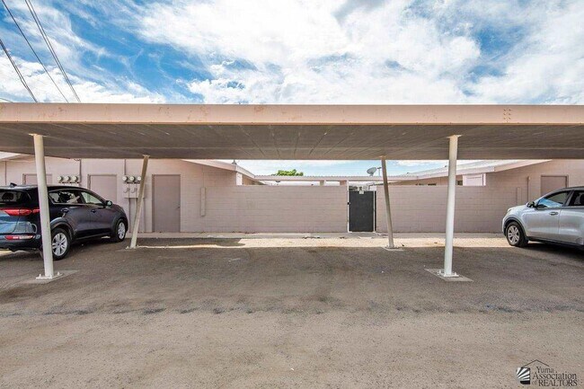 Building Photo - 250 W Catalina Dr