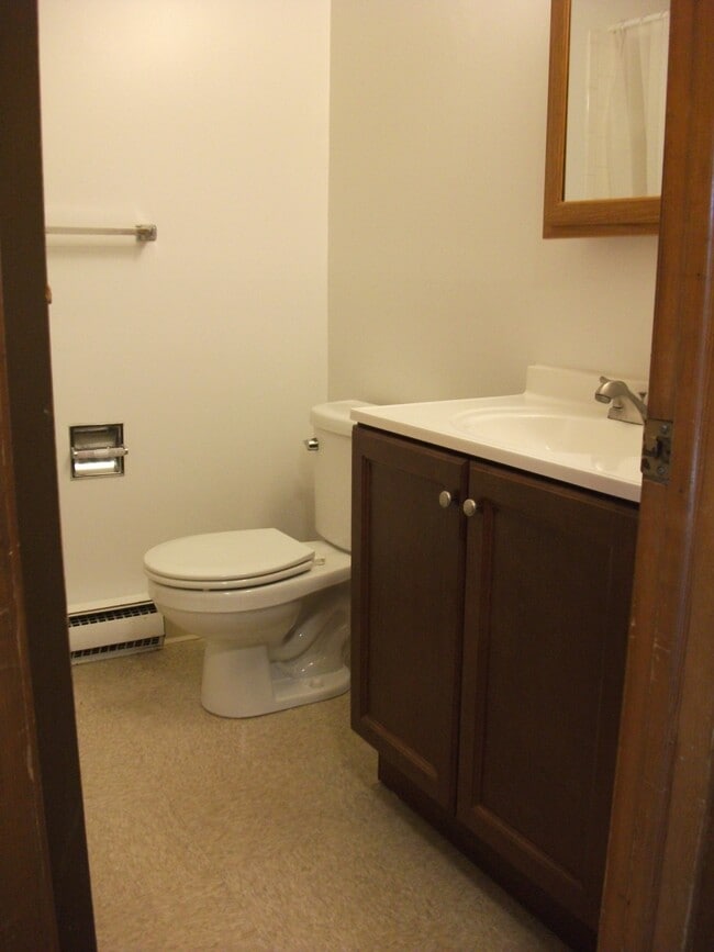 Building Photo - 628 Sunflower Dr