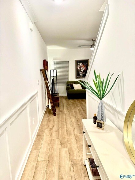 Building Photo - 7559 Discovery Pt Dr NW