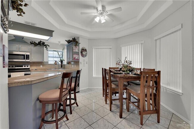 Building Photo - 4608 Ivy Ave W