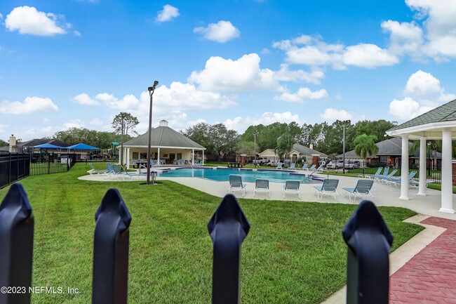 Building Photo - 12004 W Liberty Lake Dr