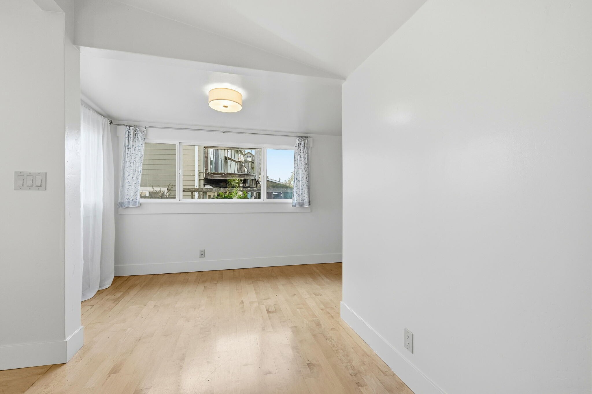 Building Photo - 603 Poplar Ave