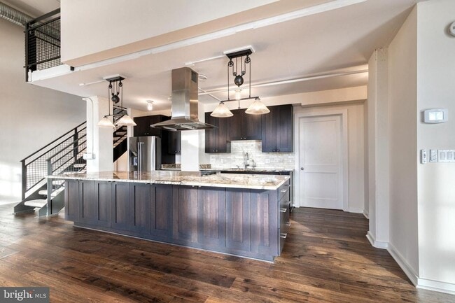 Building Photo - Live in luxury in the heart of Baltimore's esteemed Little Italy neighborhood!