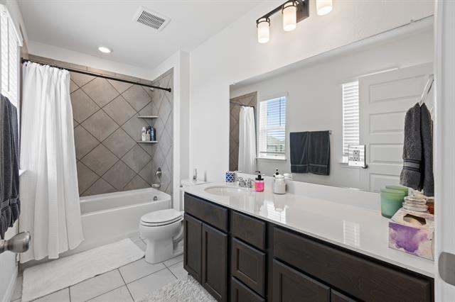 Building Photo - 925 West Dr